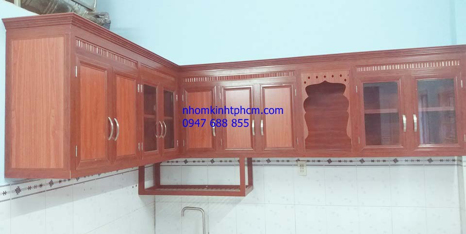 Tủ nhôm kính treo tường nhà bếp