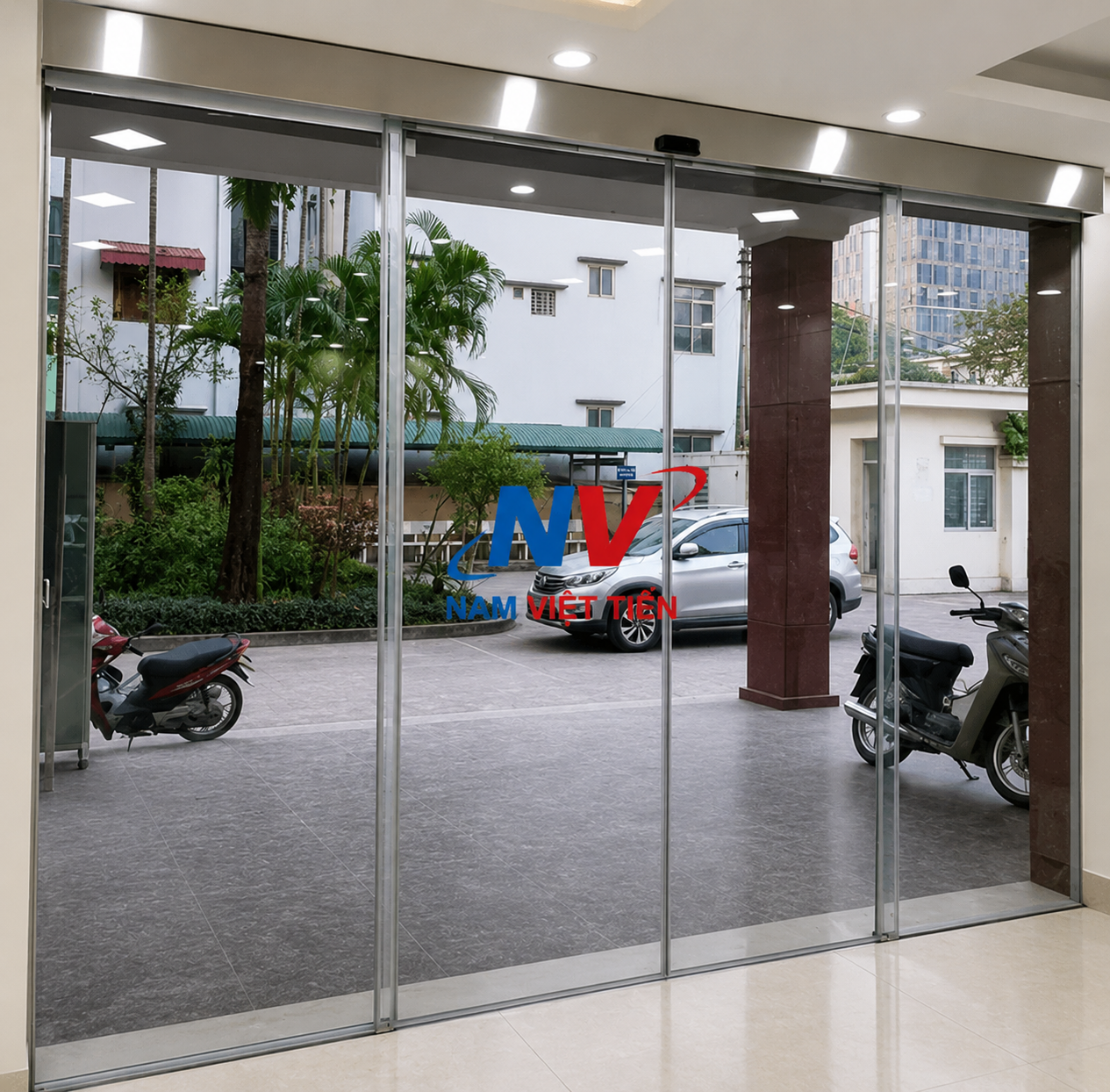 Cửa kính tự động bốn cánh sảnh tòa nhà