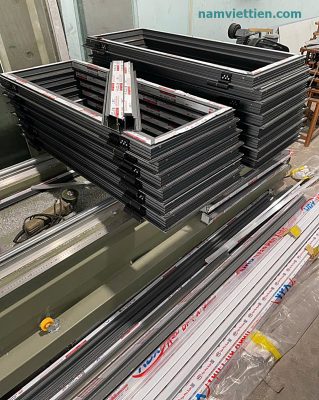 Cửa sổ mở quay nhôm Xingfa