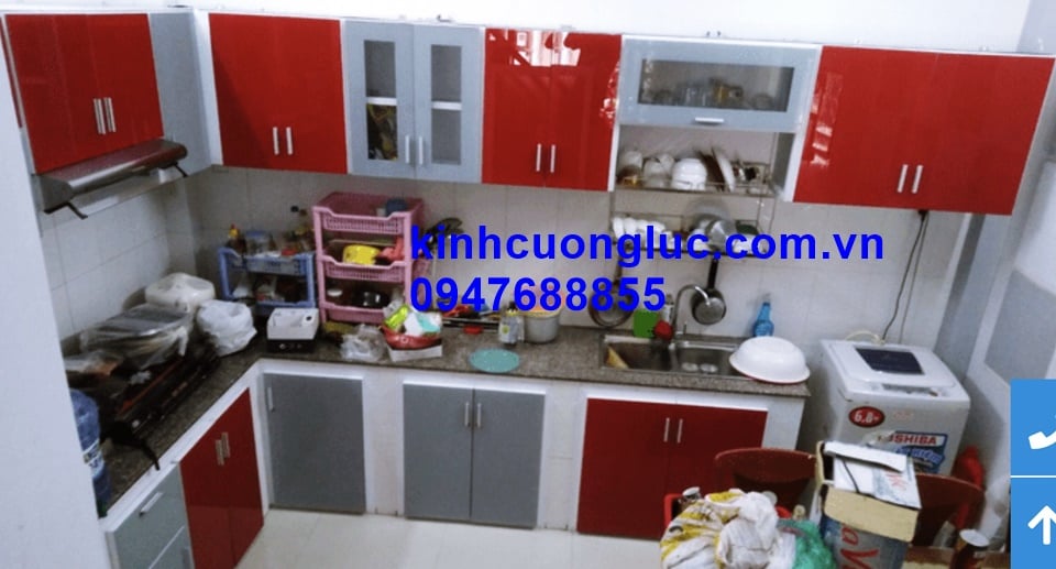 mẫu tủ bếp chữ l nhôm kính đẹp