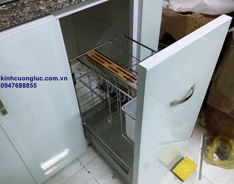 tủ kệ bếp nhôm kính