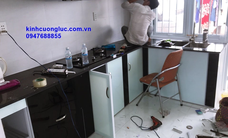 Thi Công Tủ Bếp Nhôm Kính Bình Dương