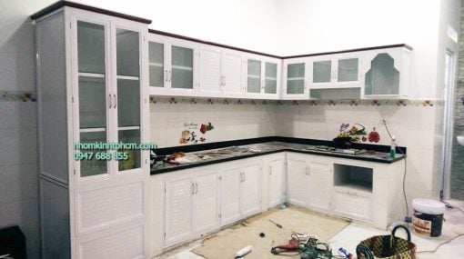 Tủ bếp nhôm kính sơn tĩnh điện giá rẻ HCM