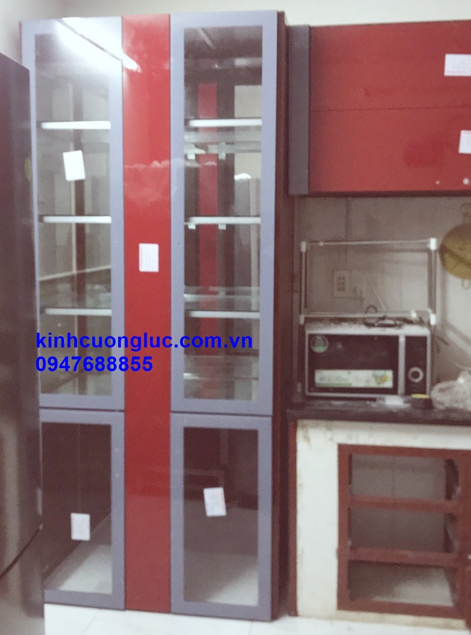 báo giá tủ bếp nhôm kính vân gỗ