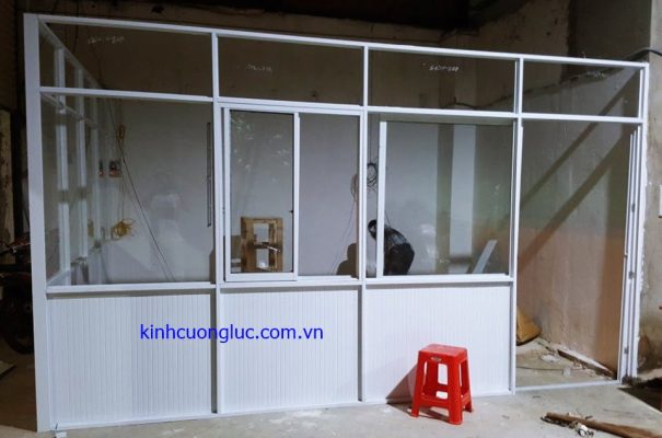 Làm Vách Ngăn Nhôm Kính Ở Long An – Báo Giá Và Kinh Nghiệm