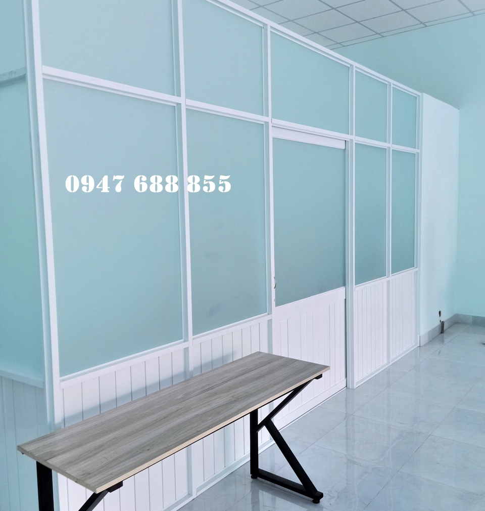 Vách nhôm kính phòng khám
