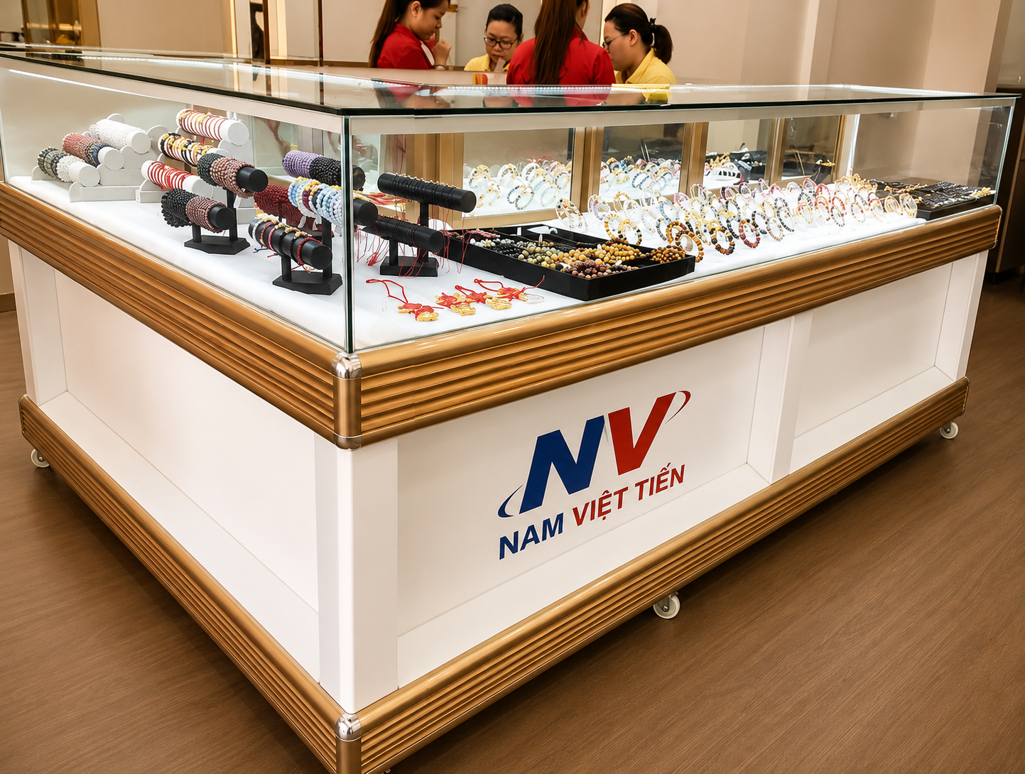 Mẫu quầy kính vàng bạc thiết kế hiện đại