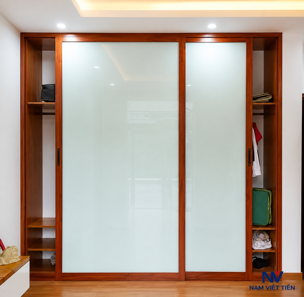 Tủ áo nhôm kính vân gỗ cửa lùa hai khoang