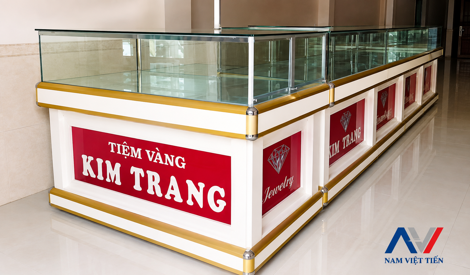 Quầy trưng bày vàng bạc đỏ trắng
