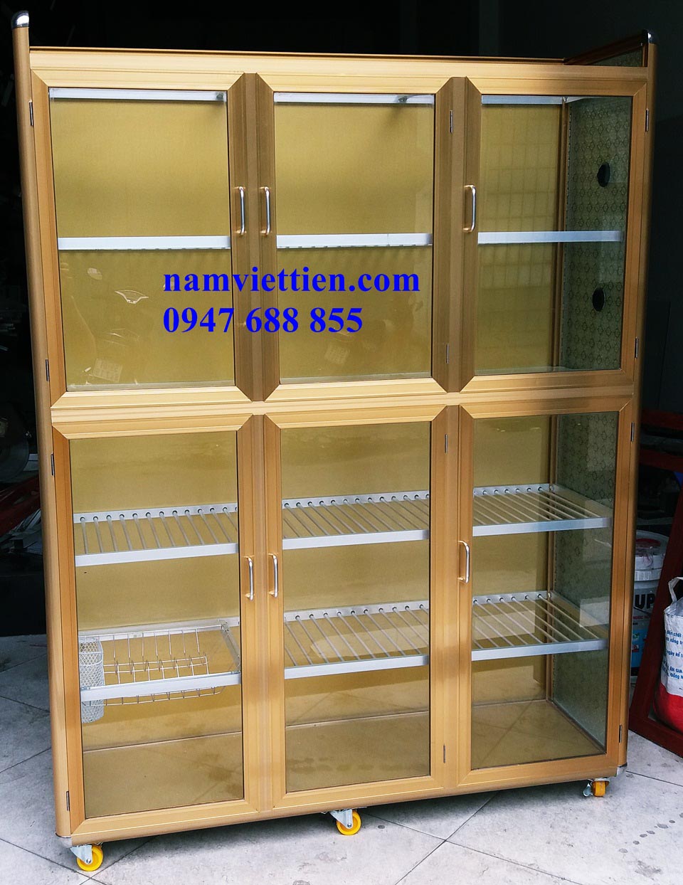Mẫu tủ đựng chén nhôm kính đẹp