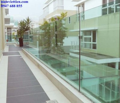 Lan can kính inox đẹp giá rẻ