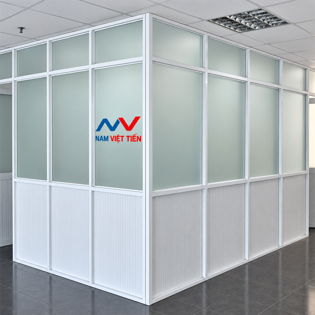 Vách ngăn nhôm kính khung trắng góc phòng họp