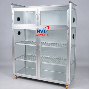 Tủ nhôm kính màu bạc bốn cánh cửa kính