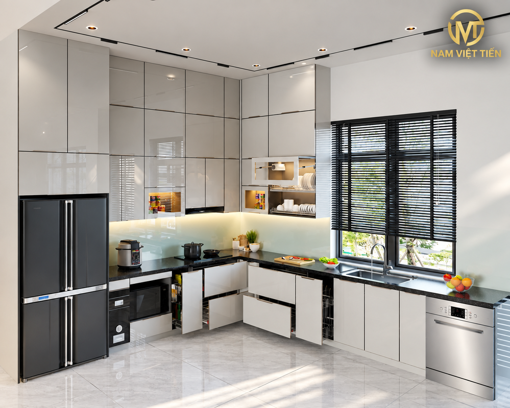 Cửa sổ rèm đen phối tủ bếp nhôm trắng Tủ bếp nhôm trắng, cửa sổ rèm màu đen