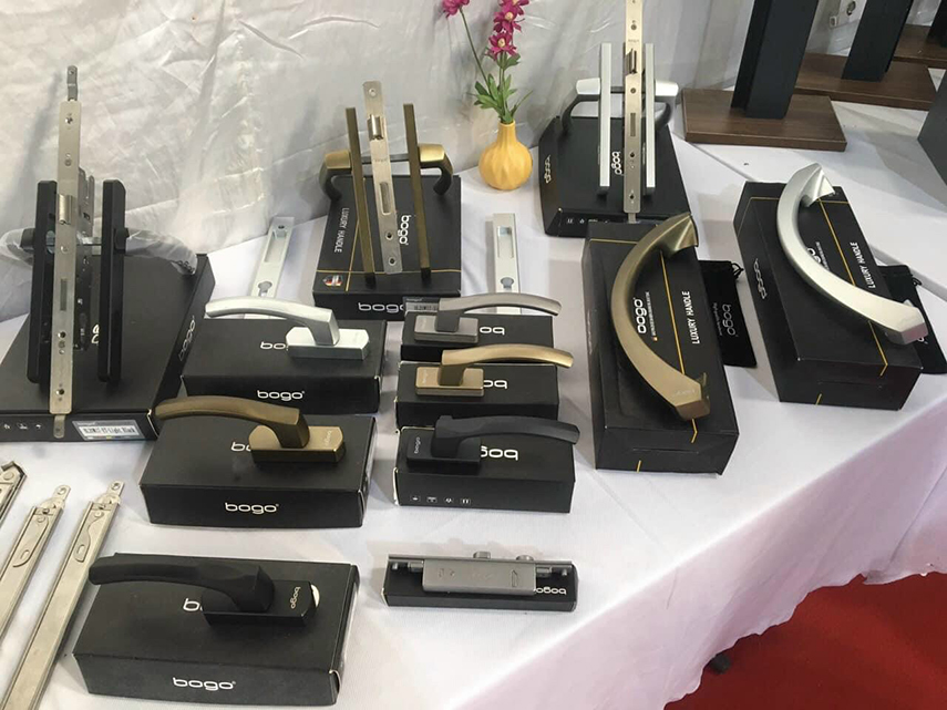 Phụ kiện cửa nhôm Xingfa loại nào tốt?