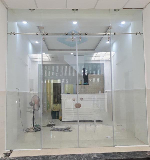 cửa kính lùa tiết kiệm diện tích