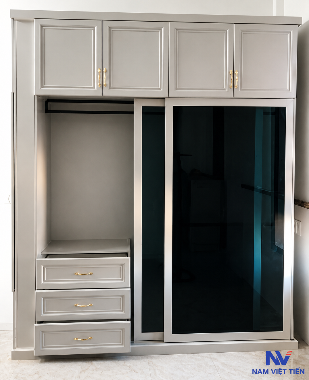 Tủ áo nhôm kính cửa lùa thiết kế gọn