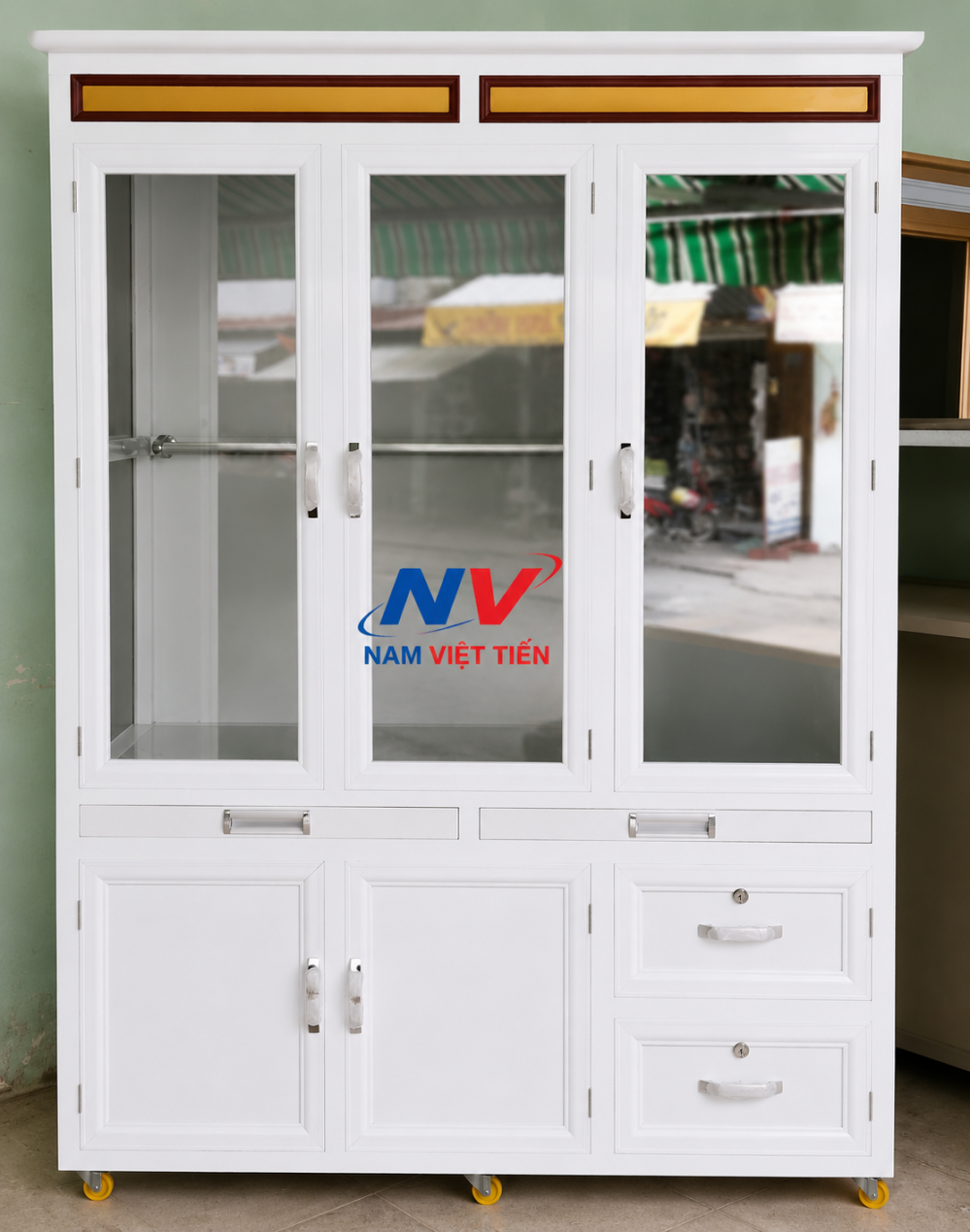 Tủ áo nhôm kính cánh kính lắp đặt công trình
