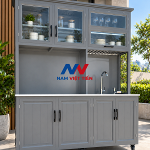Tủ bếp nhôm kính di động đặt ngoài sân vườn