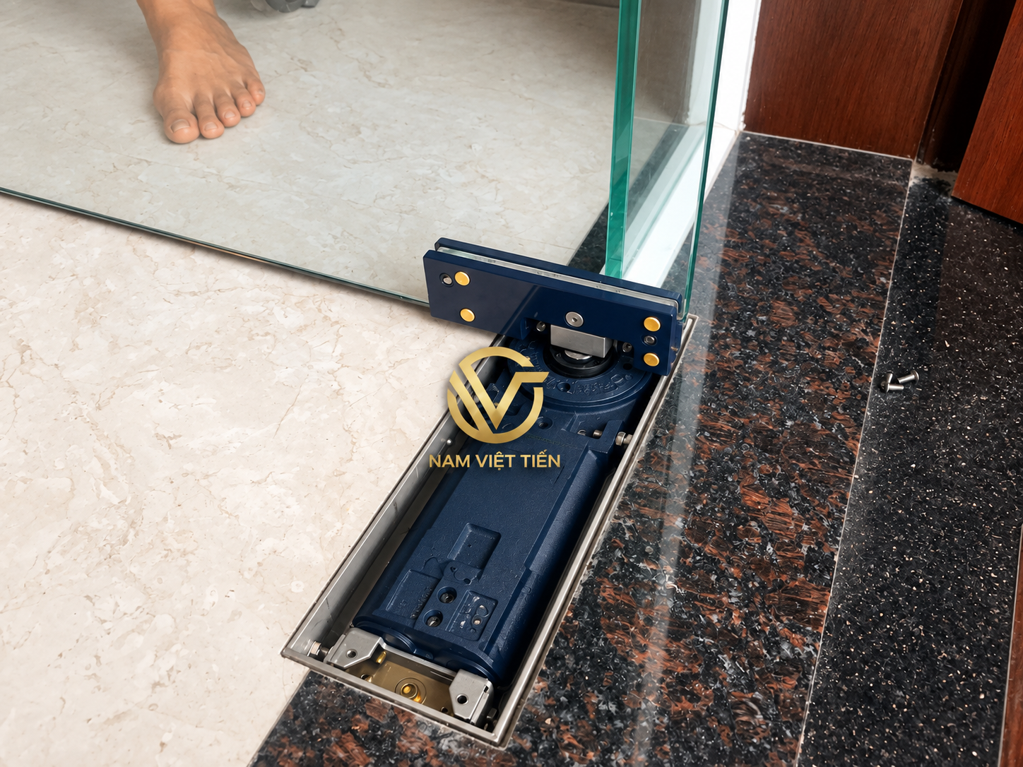 Các yếu tố ảnh hưởng chi phí sửa cửa kính