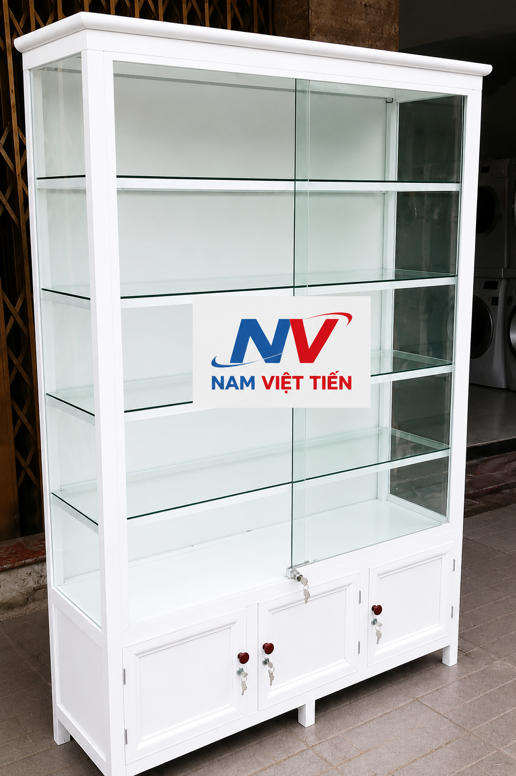 Tủ mỹ phẩm sát tường trưng bày sản phẩm