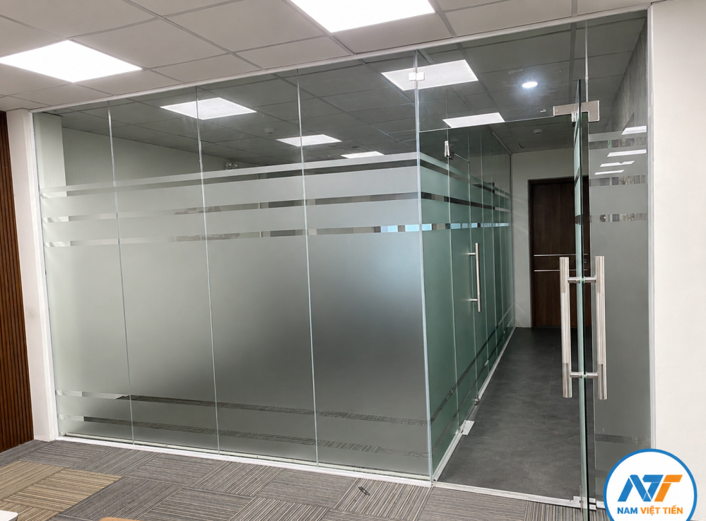 Vách kính cường lực báo giá tham khảo Vách kính cường lực báo giá tham khảo