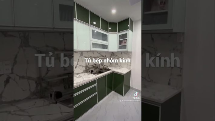 Tủ bếp nhôm kính của Nam Việt Tiến (video)